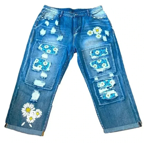 Distressed Daisy Boho Hippie Jeans Adorable 2X NWOT - Picture 3 of 11